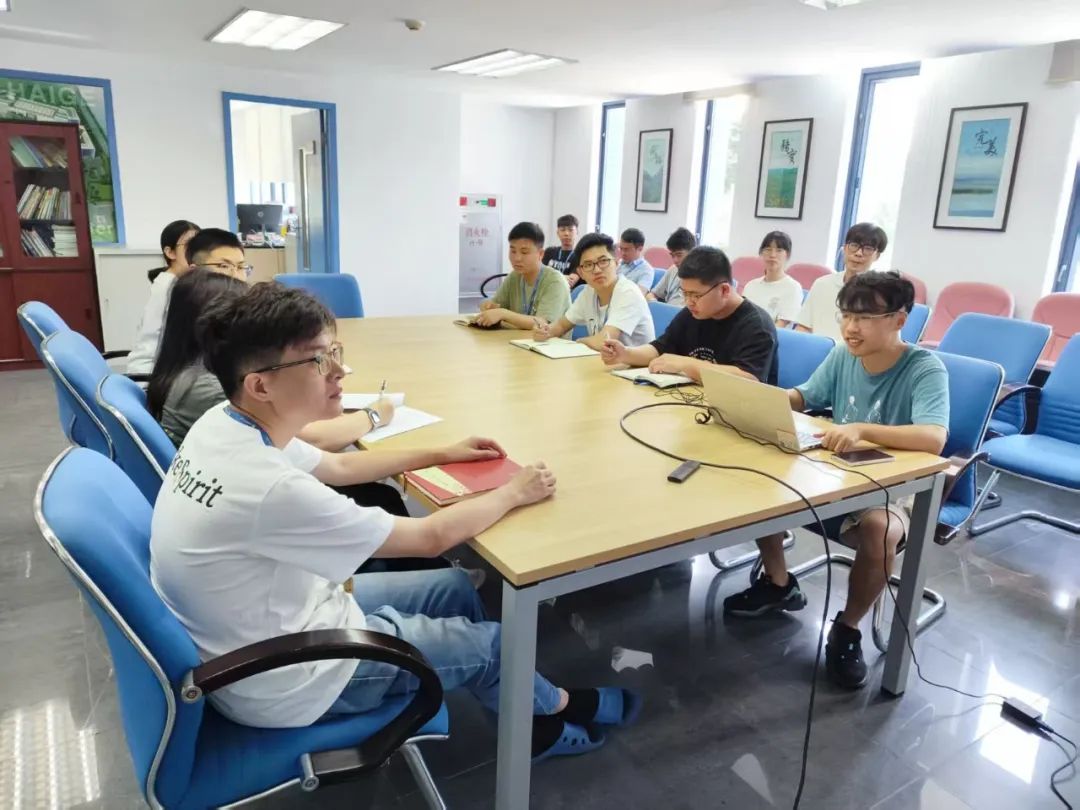 6月，，，，公司团委组织开展“学习习近平总书记主要回信精神”专题学习，，，，指导青年职工在知行合一中自动继续作为，，，，以越发高昂的斗志、越发务实的作风投身企业高质量生长。。。。.jpg